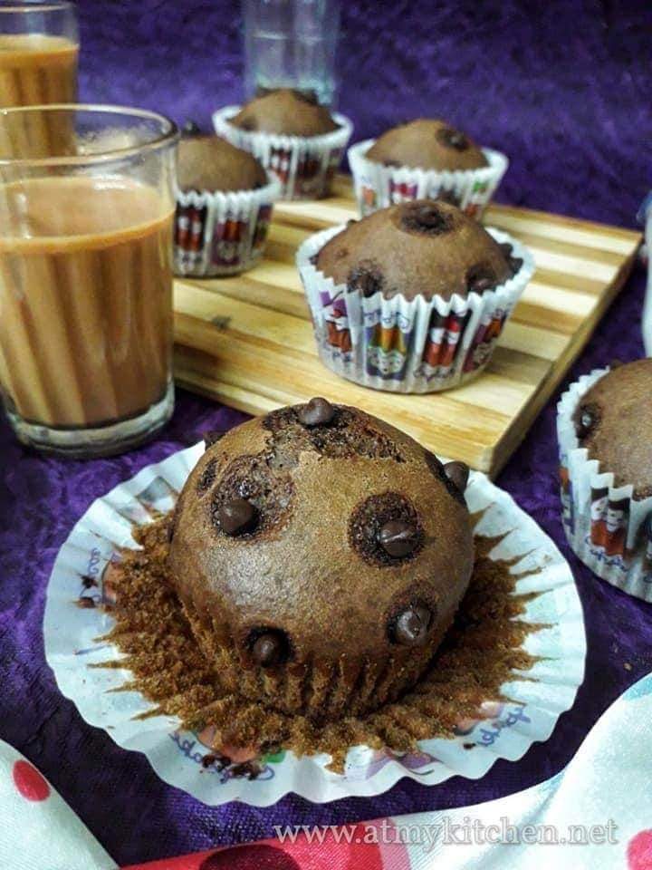 Chocolate banana muffins / How to make eggless chocolate banana muffins / Eggless easy muffins