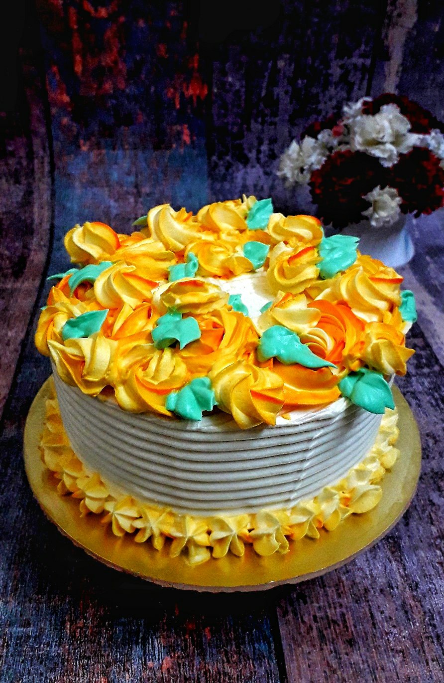 Eggless Pineapple Cake 